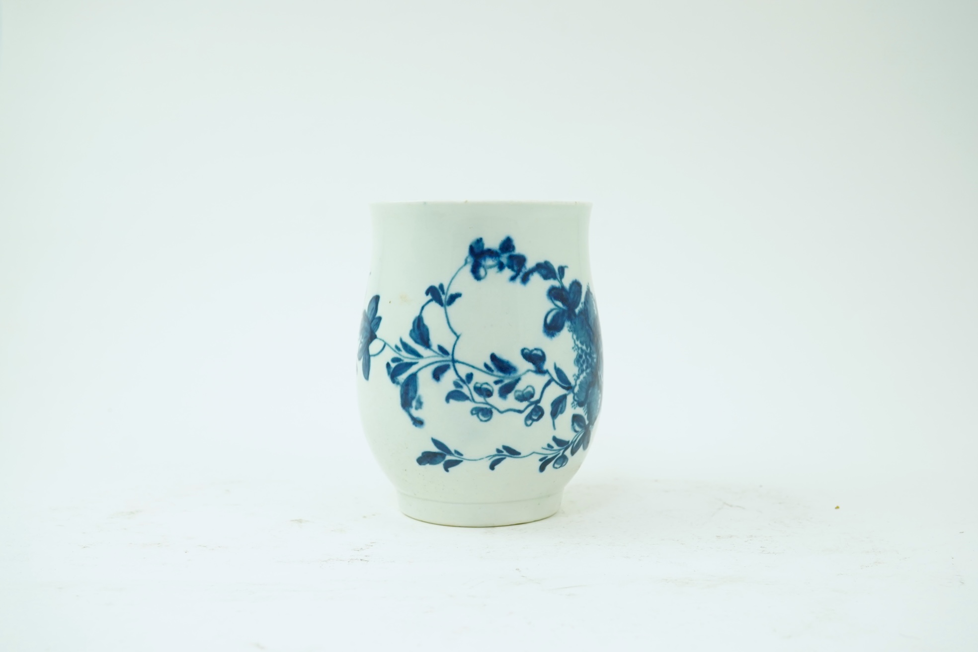 A Worcester blue and white Mansfield pattern mug, c.1760